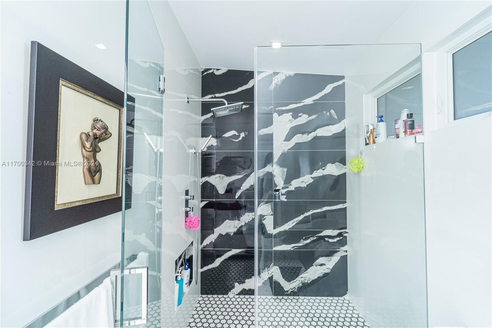 SWEETWATER ESTS SUB - Residential