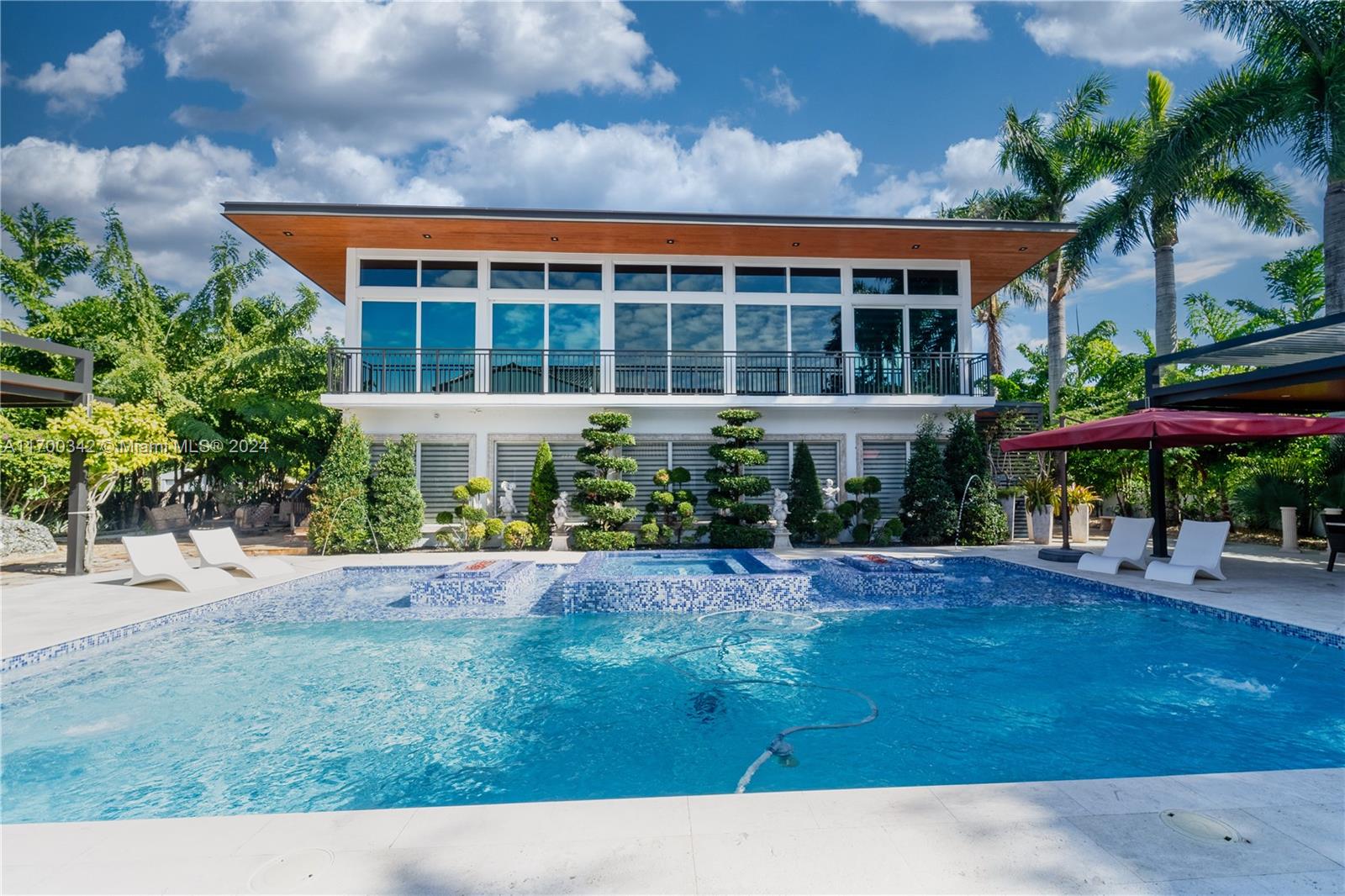 SWEETWATER ESTS SUB - Residential