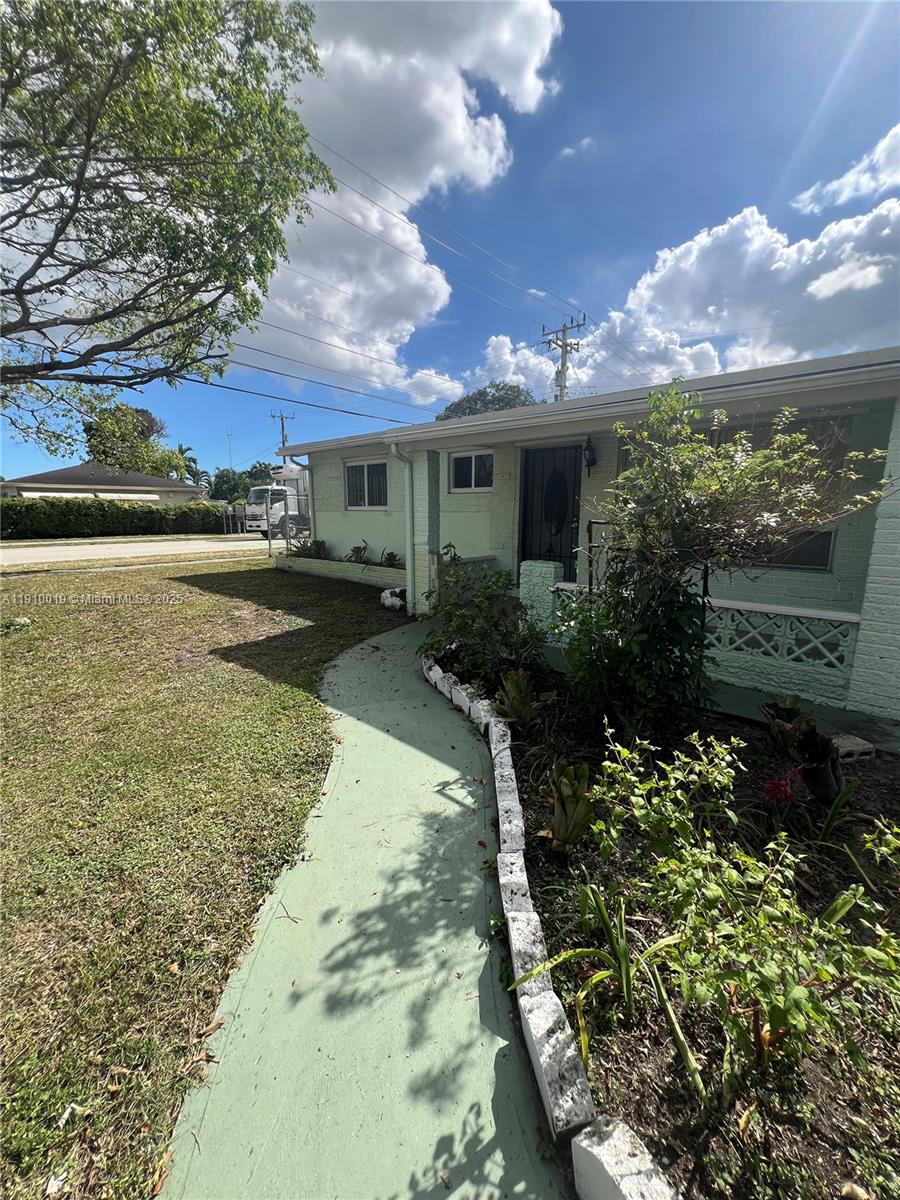 WELWYN MANOR - Residential