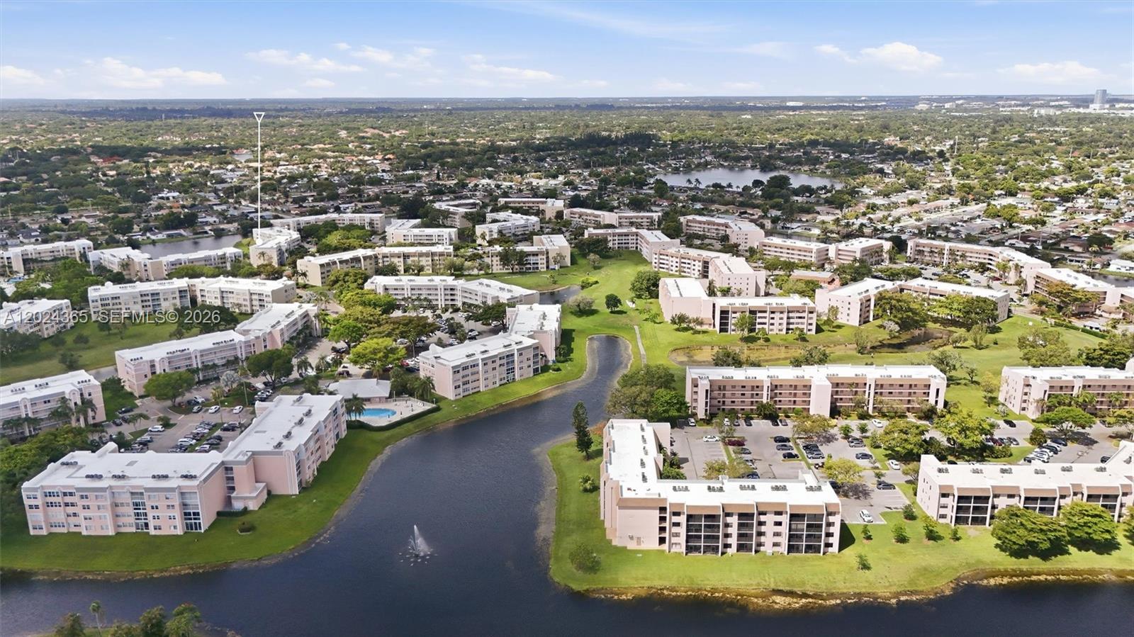 SUNRISE LAKES 211 CONDO - Residential