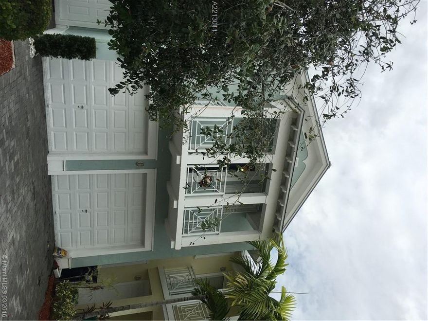 Amazing corner unit Townhouse with canal view and number of upgrades. Incredibly well tasted Kitchen with Granite Counter tops, Marble and Glass Back splash, SS appliances. Wood floors through out unit. Wood Cabinets with Marble tops on all bathrooms. Build-in Closets. Marble floors through out terrace with a beautiful view of the canal. Don't miss the opportunity to live in this unique home!