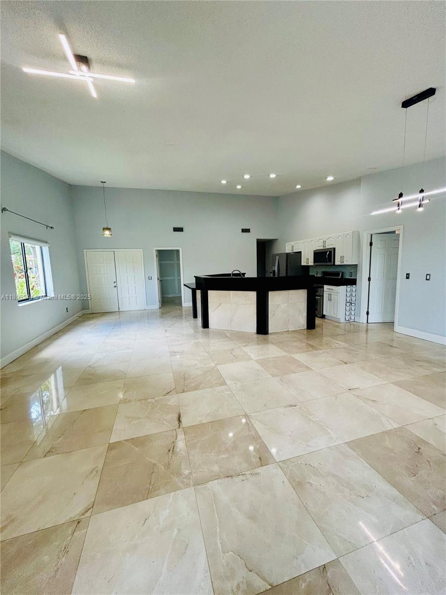 View photos, virtual tours, details... 3480 Torremolinos Ave A-33