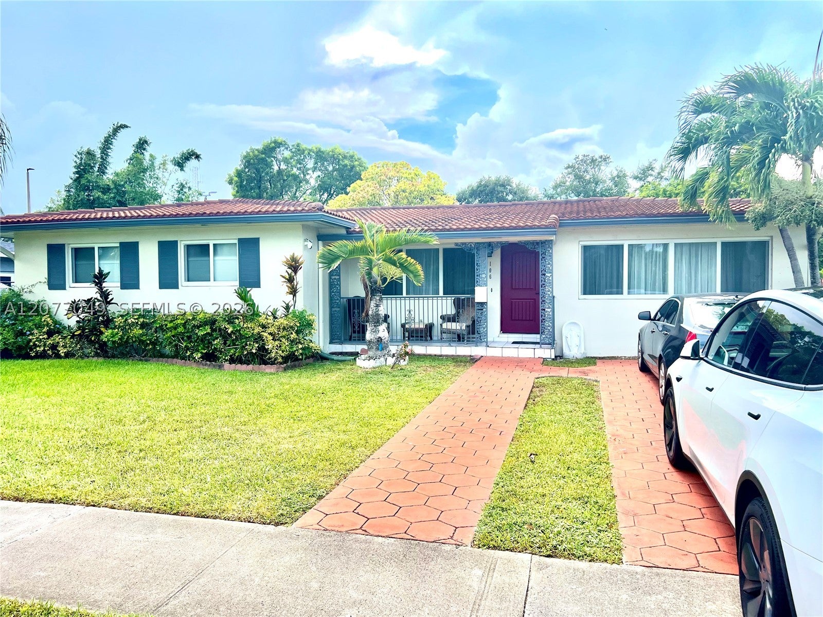 106 N 32nd Ave