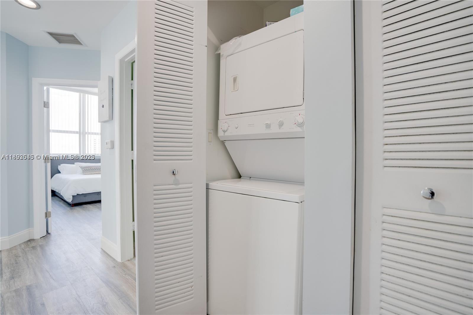 THE LOFT DOWNTOWN II COND - Residential