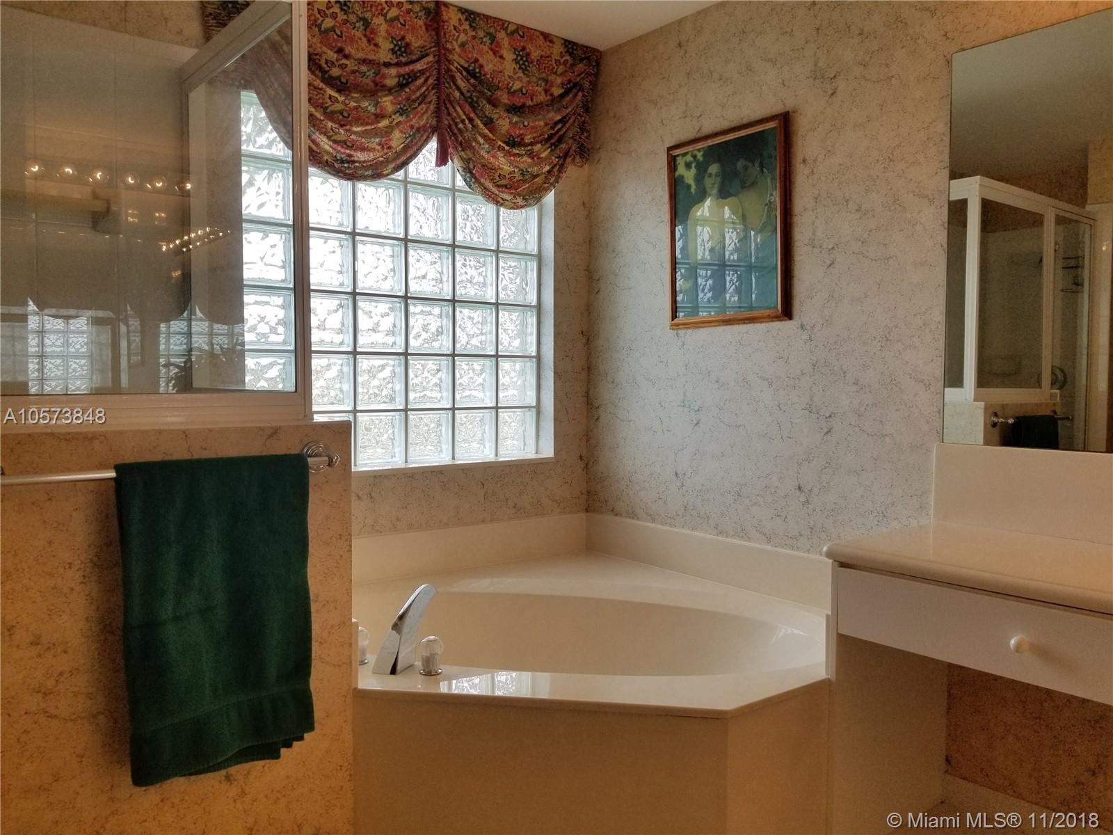 PEMBROKE SHORES-HARBORSIDE - Residential