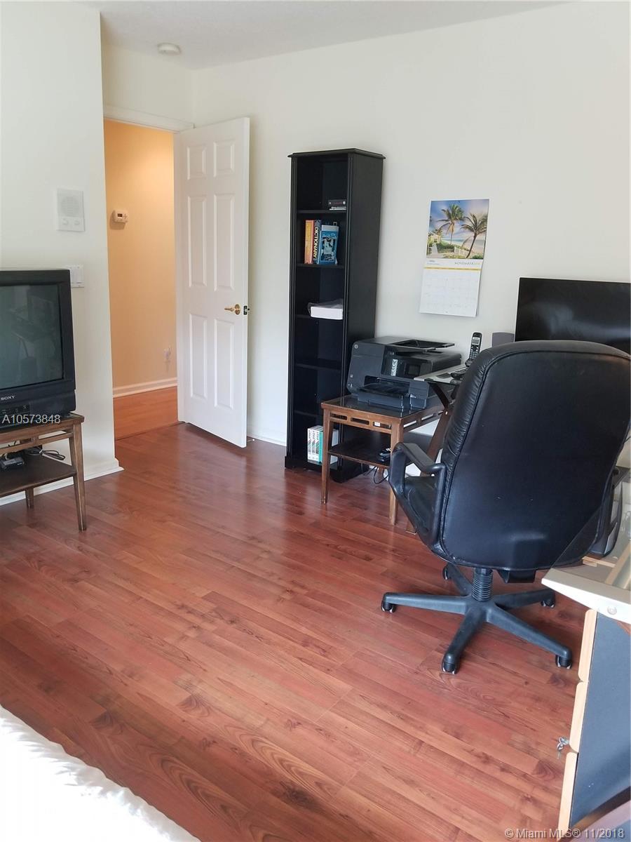 PEMBROKE SHORES-HARBORSIDE - Residential