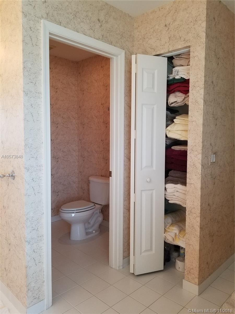 PEMBROKE SHORES-HARBORSIDE - Residential