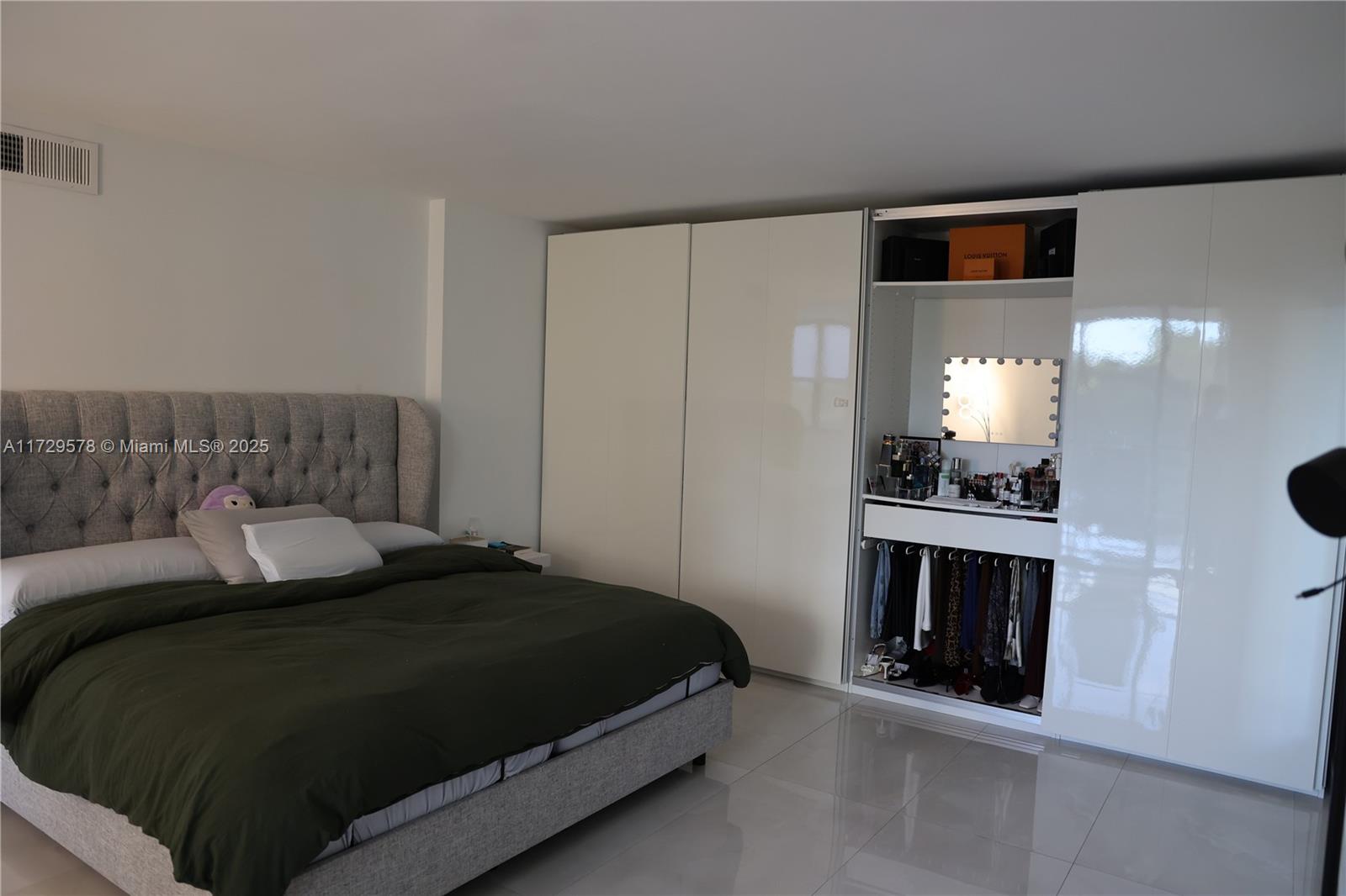 VILLA DORADA CONDO NO 1 - Residential