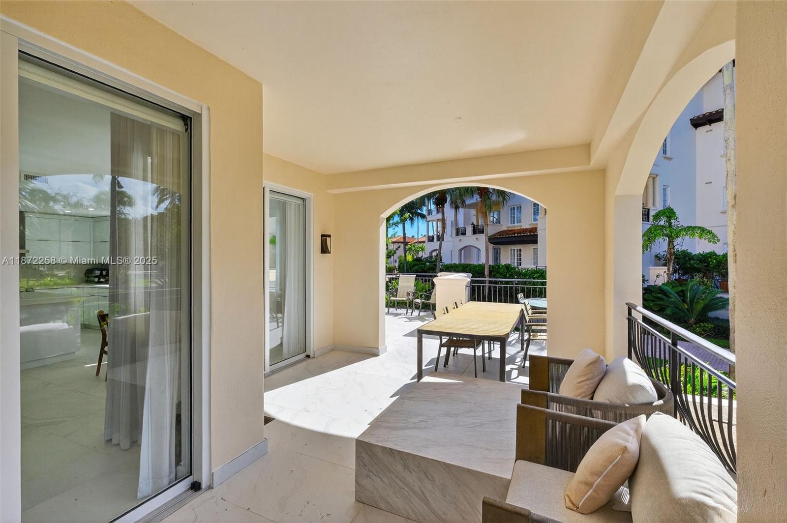 SEASIDE CONDO - Residential