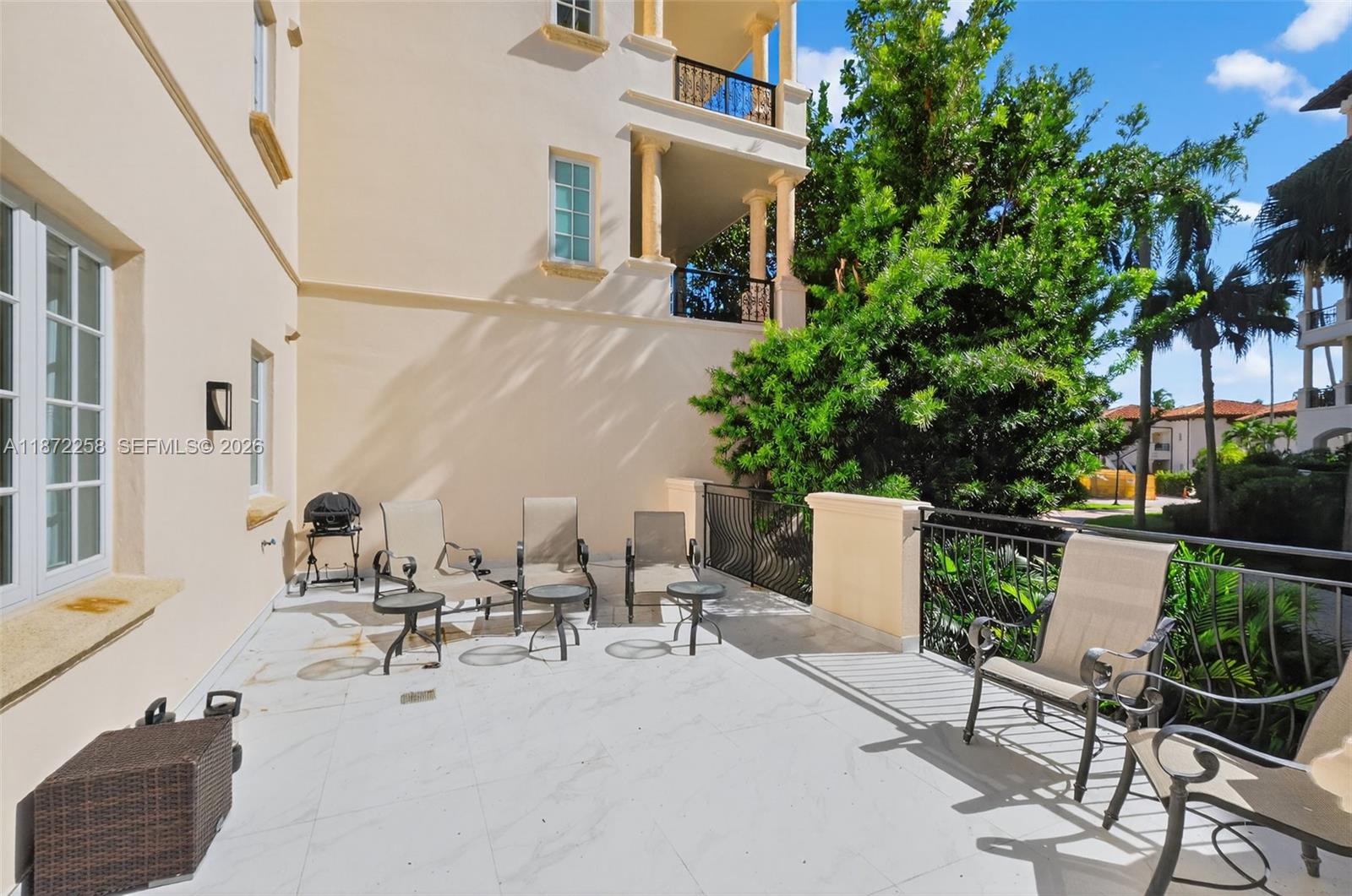 SEASIDE CONDO - Residential