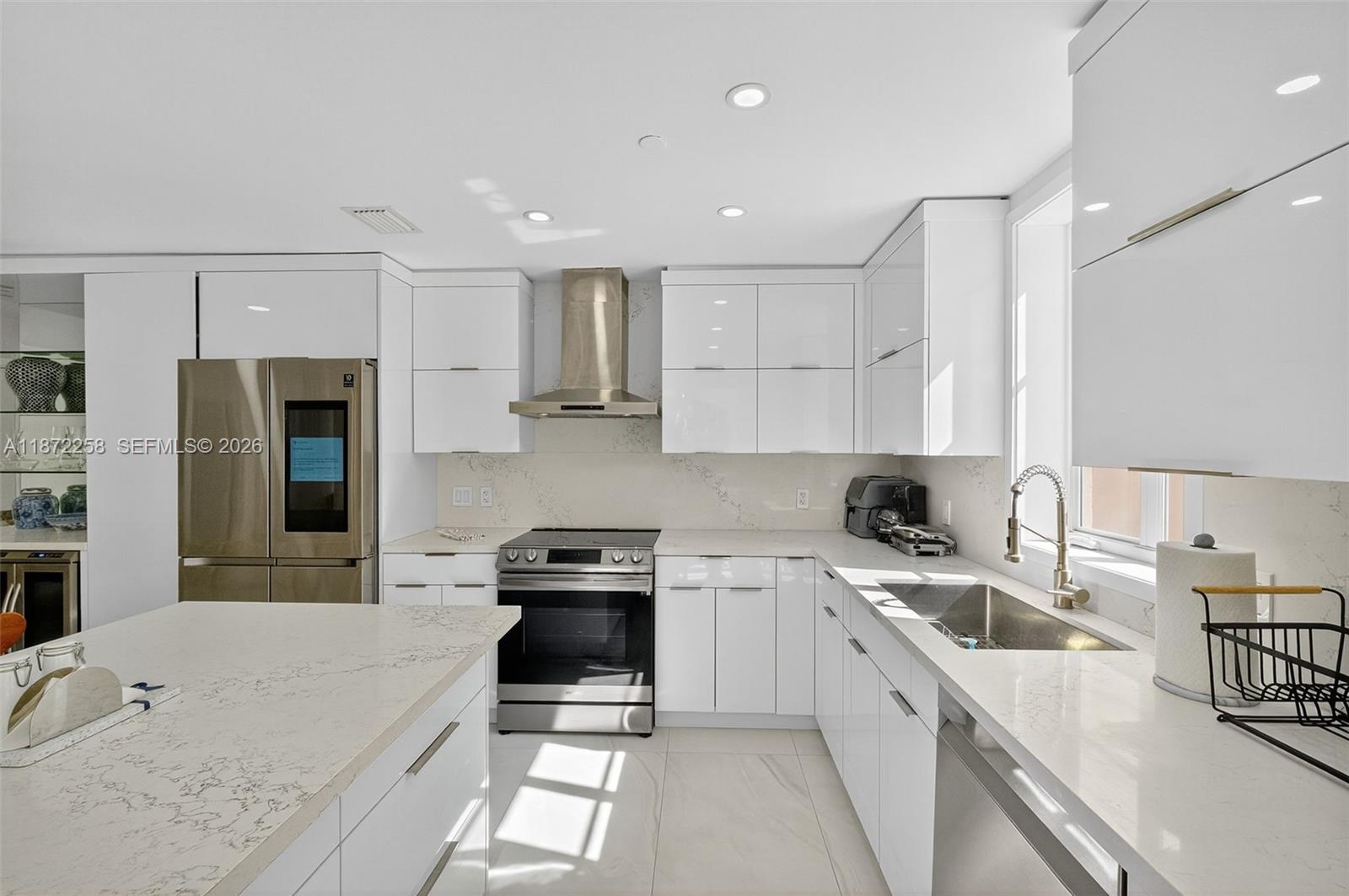 SEASIDE CONDO - Residential