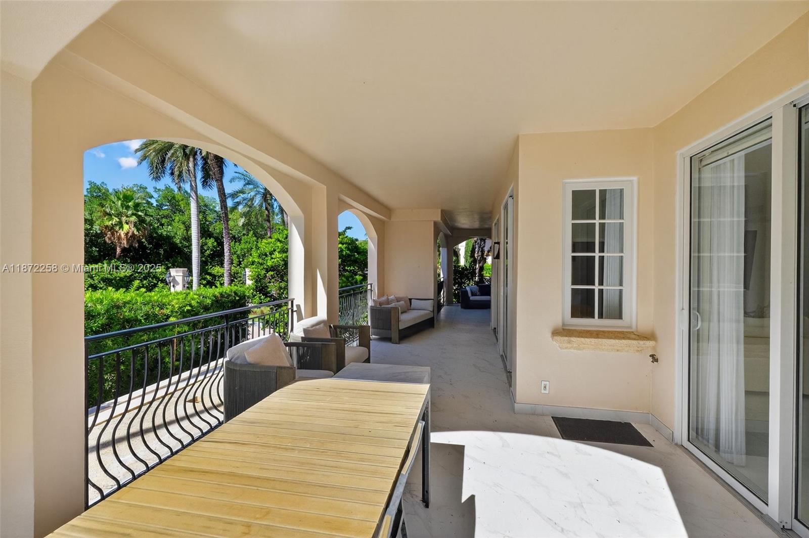 SEASIDE CONDO - Residential