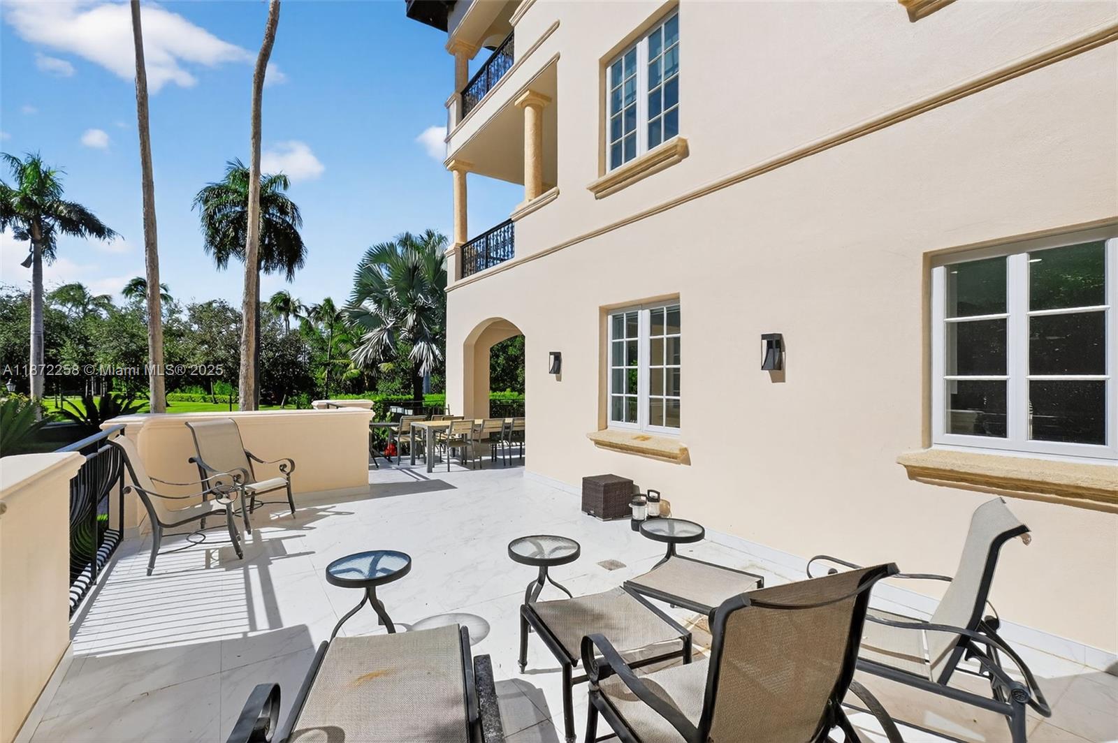 SEASIDE CONDO - Residential