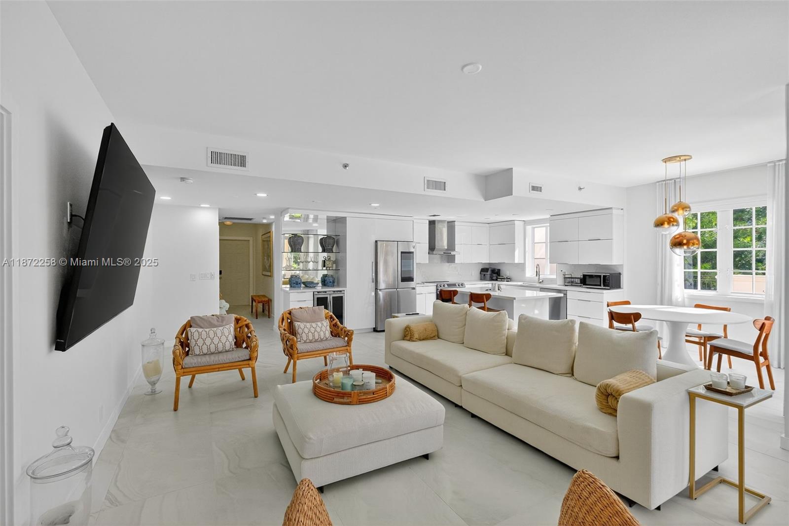 SEASIDE CONDO - Residential