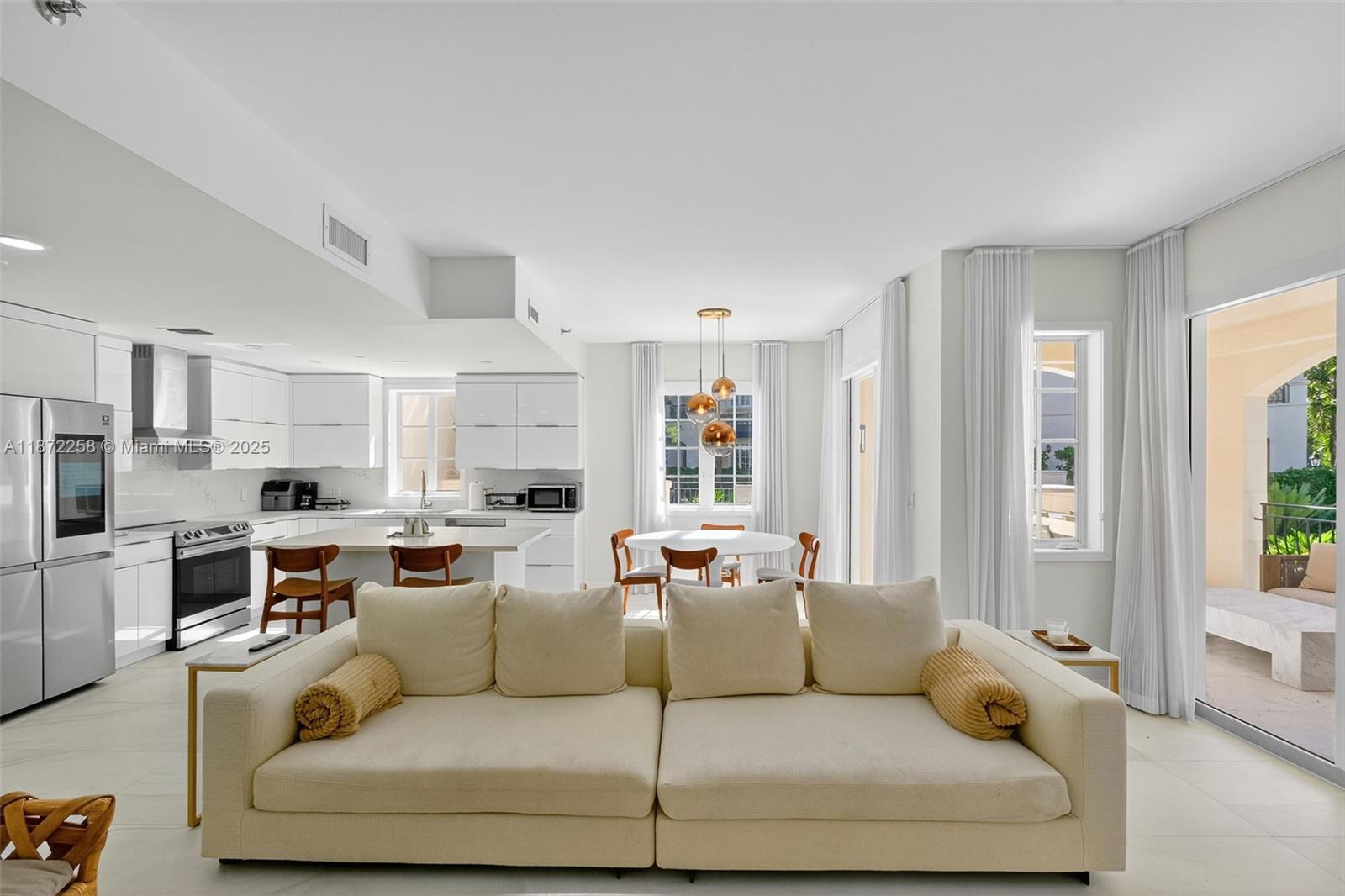 SEASIDE CONDO - Residential