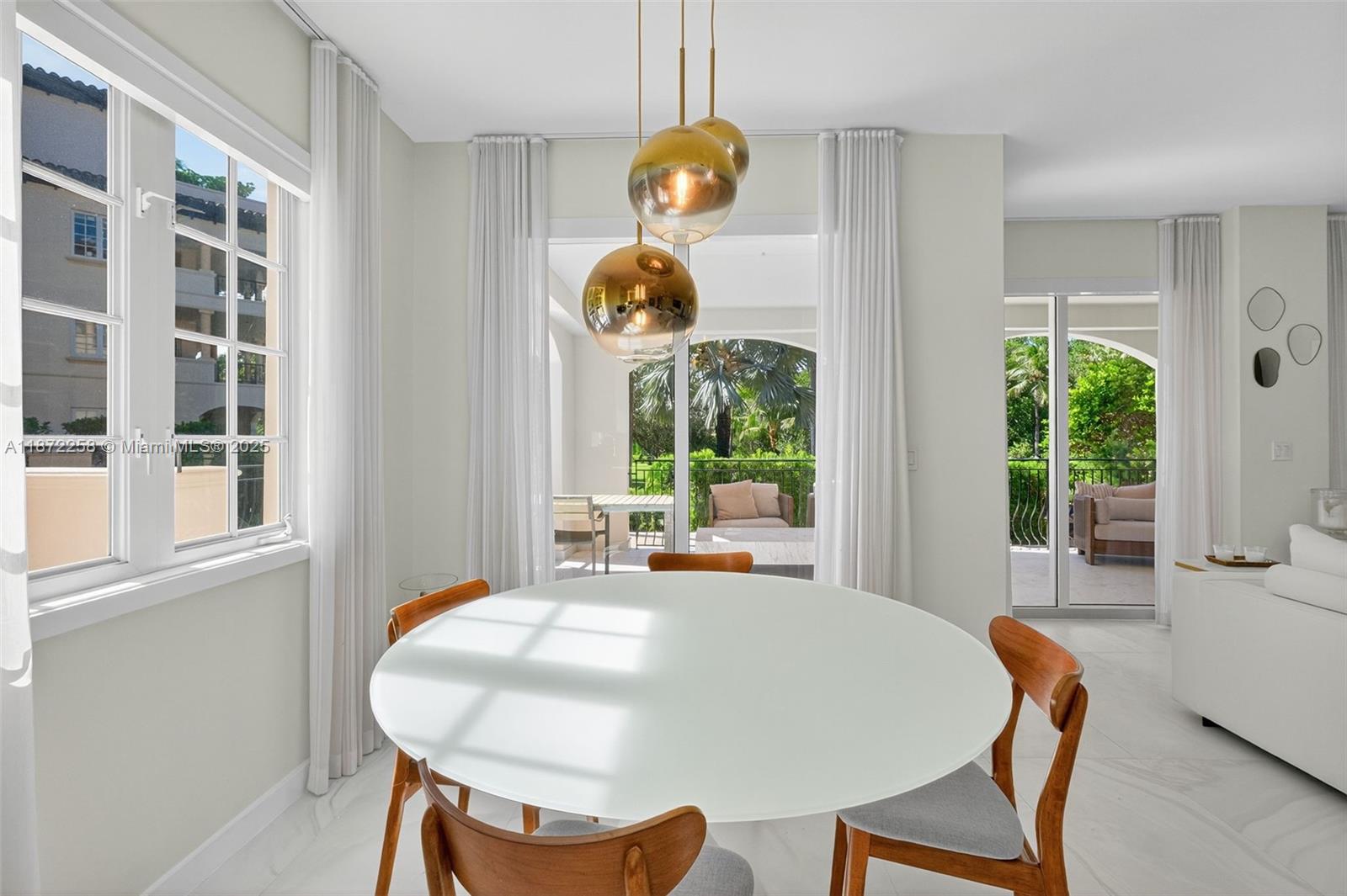 SEASIDE CONDO - Residential