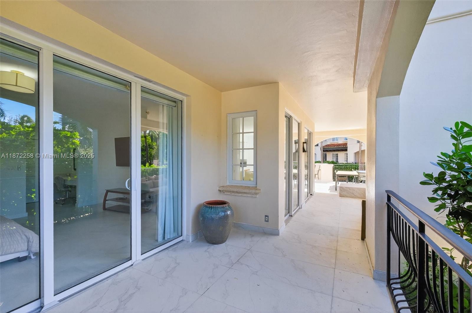 SEASIDE CONDO - Residential