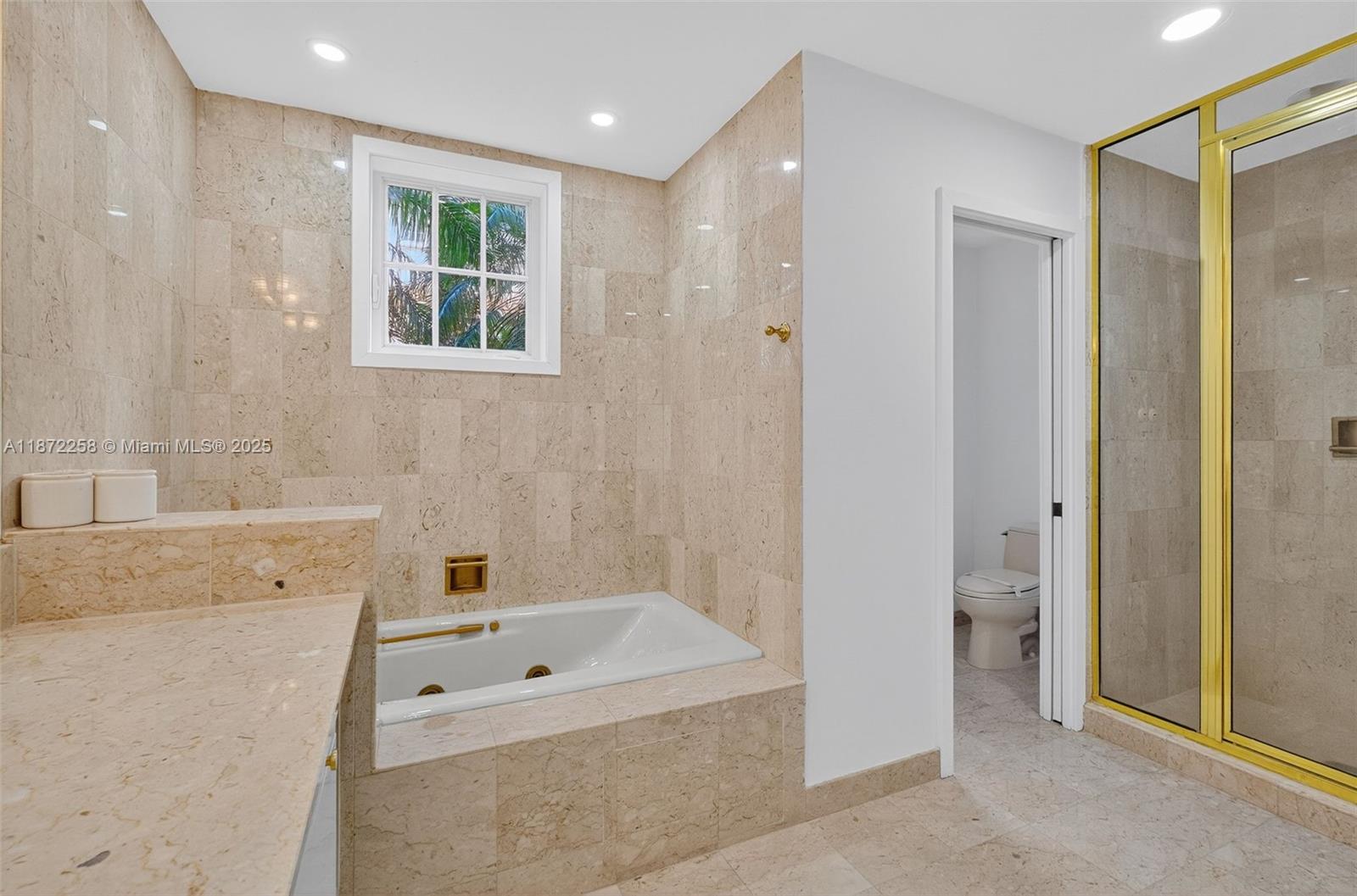 SEASIDE CONDO - Residential