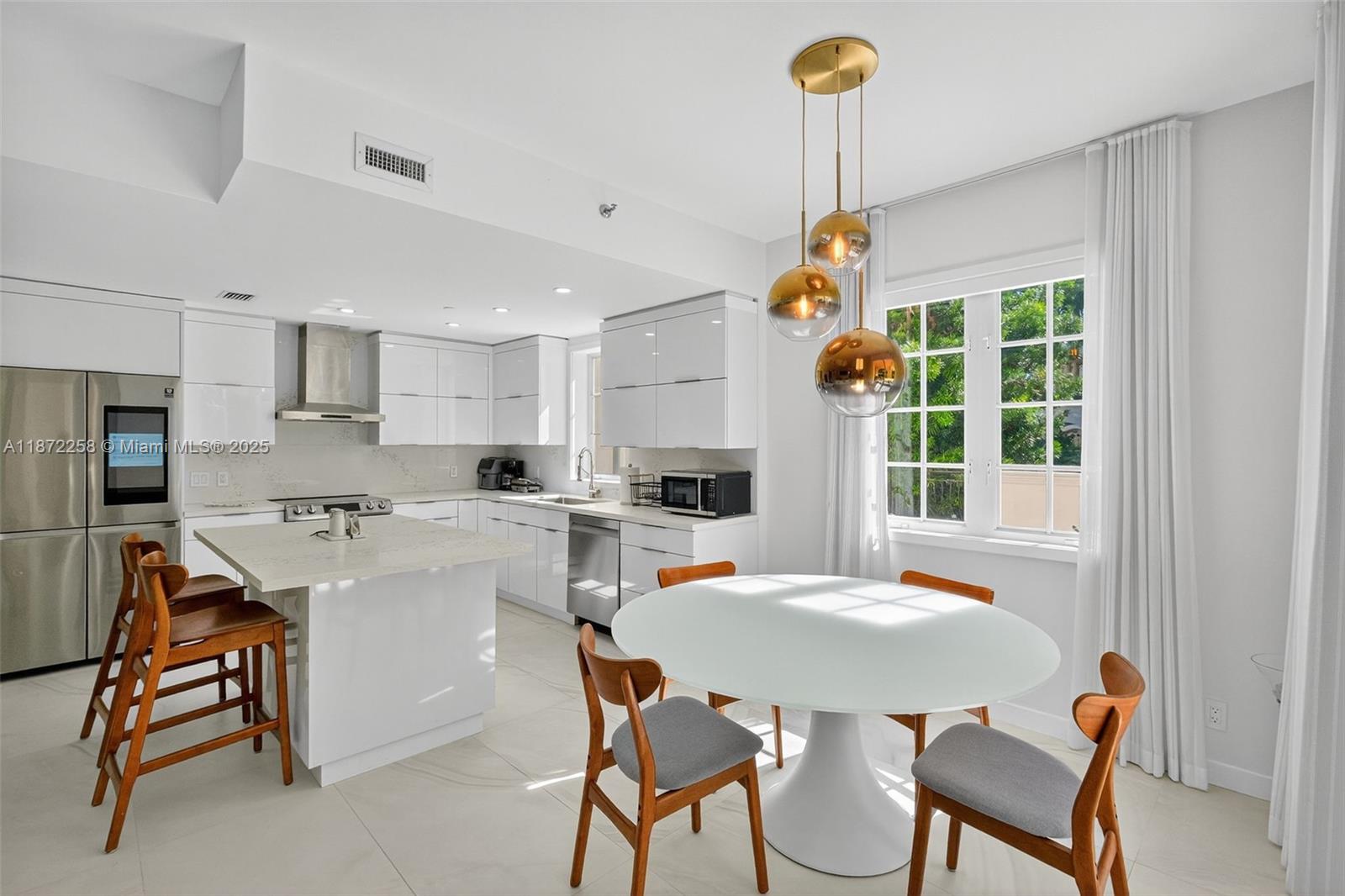 SEASIDE CONDO - Residential