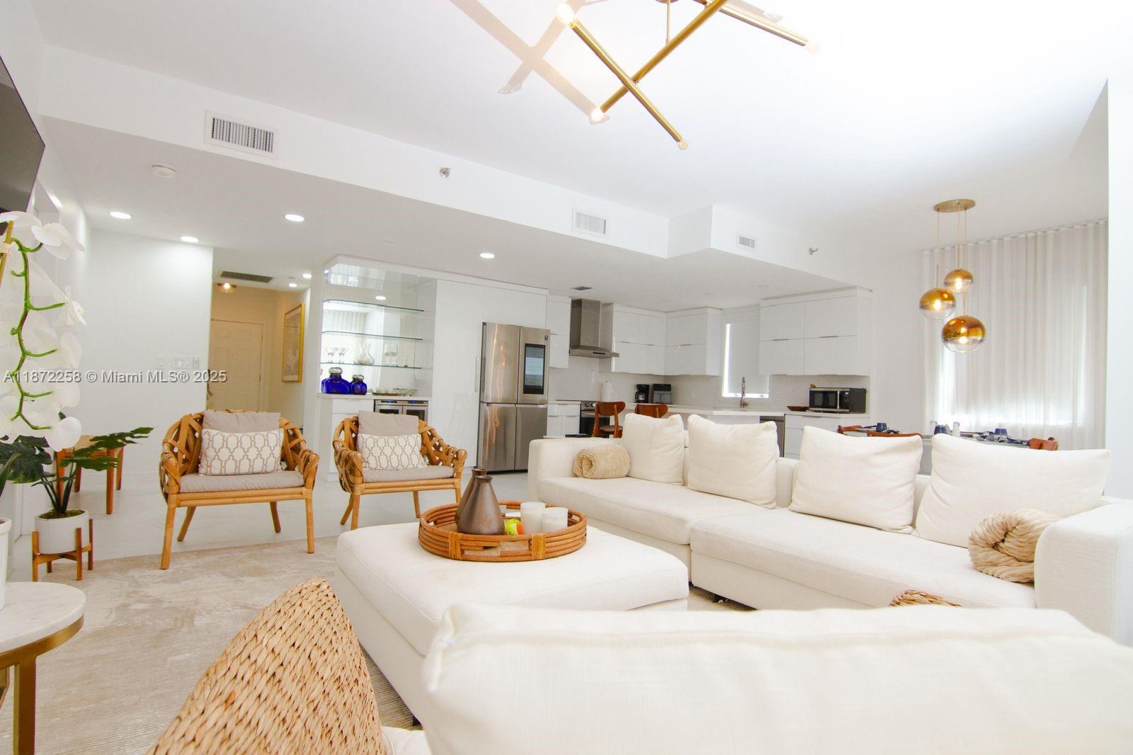 SEASIDE CONDO - Residential