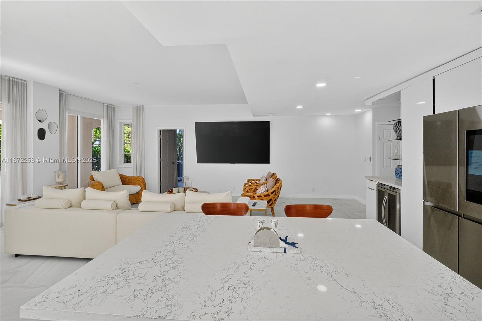 SEASIDE CONDO - Residential