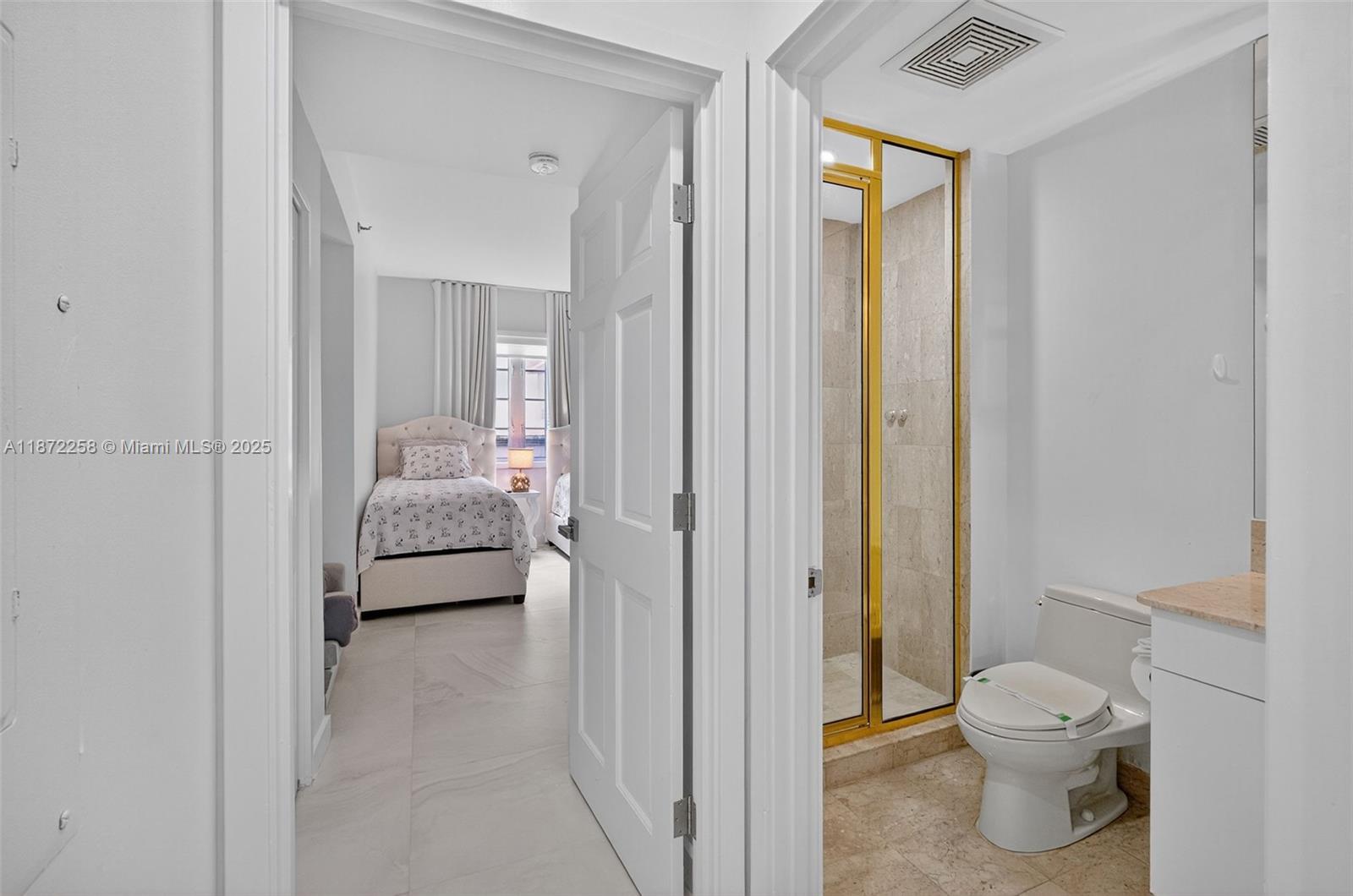 SEASIDE CONDO - Residential