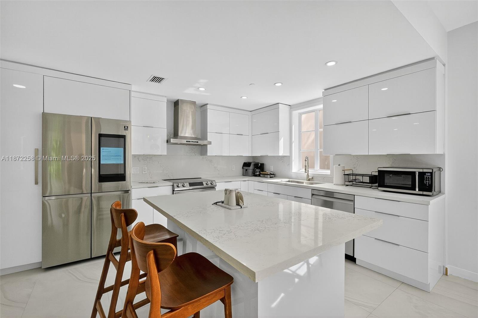 SEASIDE CONDO - Residential