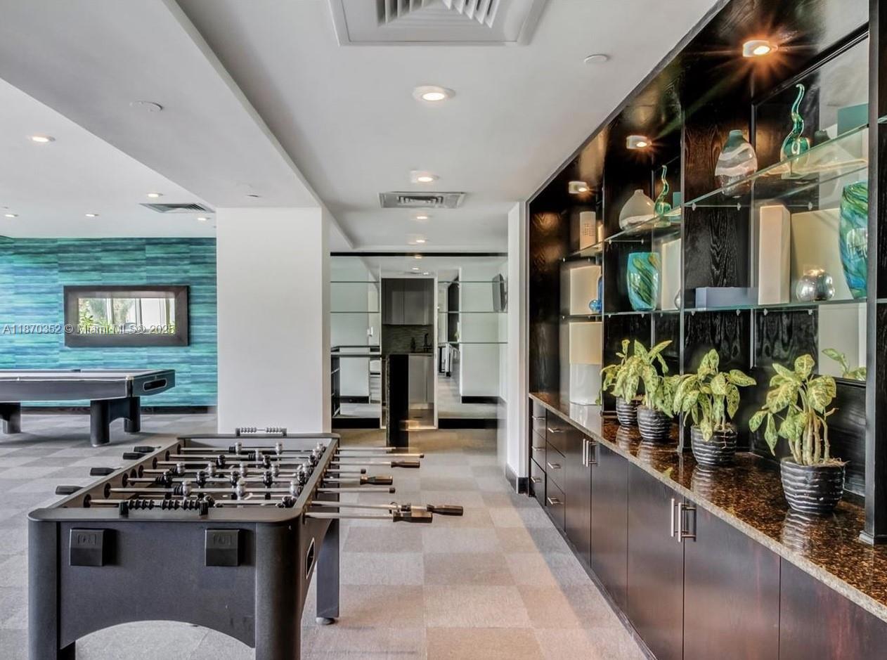 MIRADOR 1200 CONDO - Residential