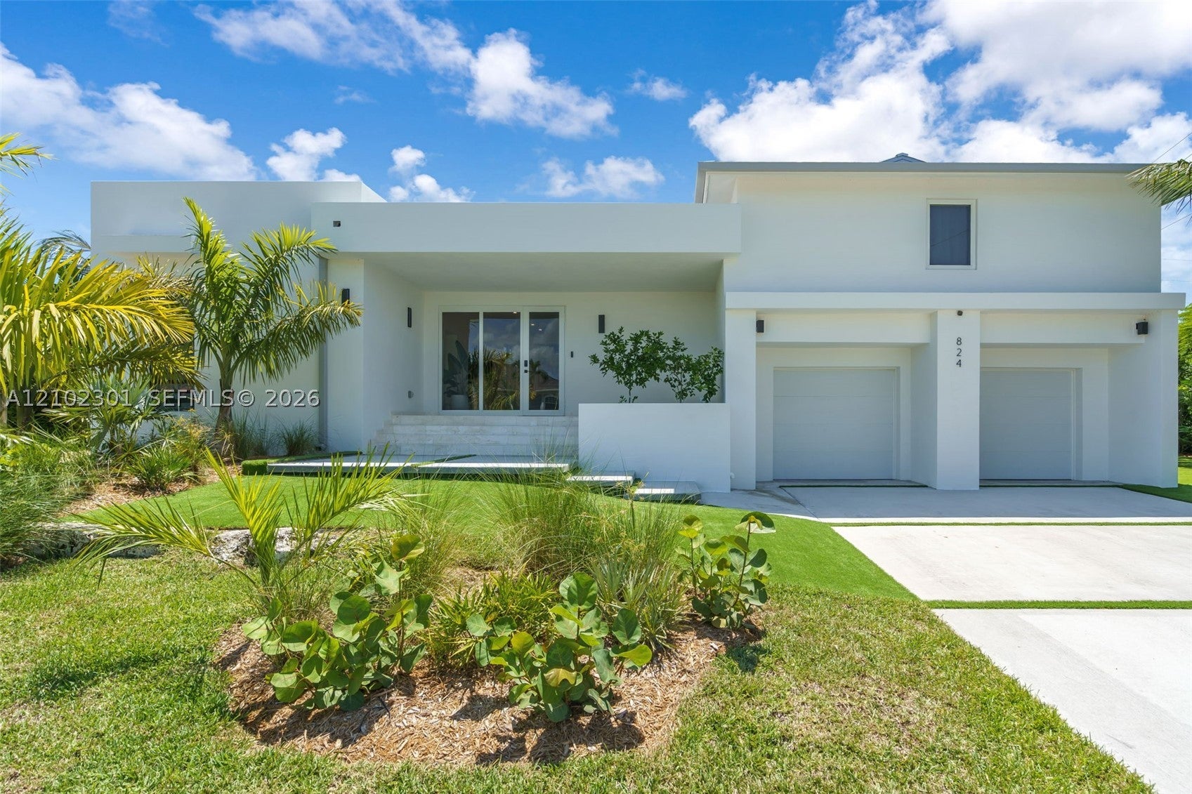 824 ROSE CT