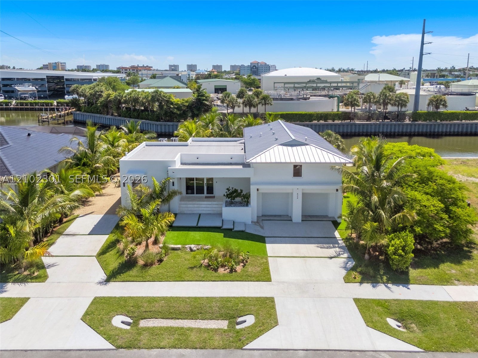824 ROSE CT