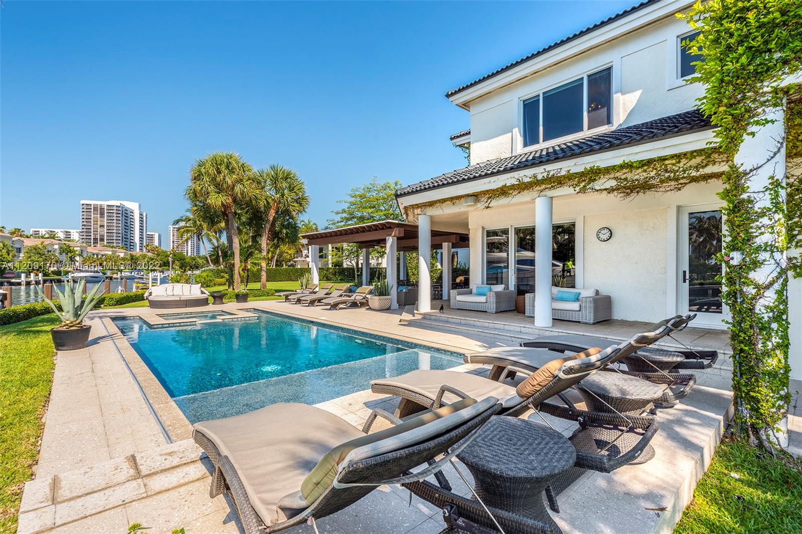 GOLDEN ISLES - Residential