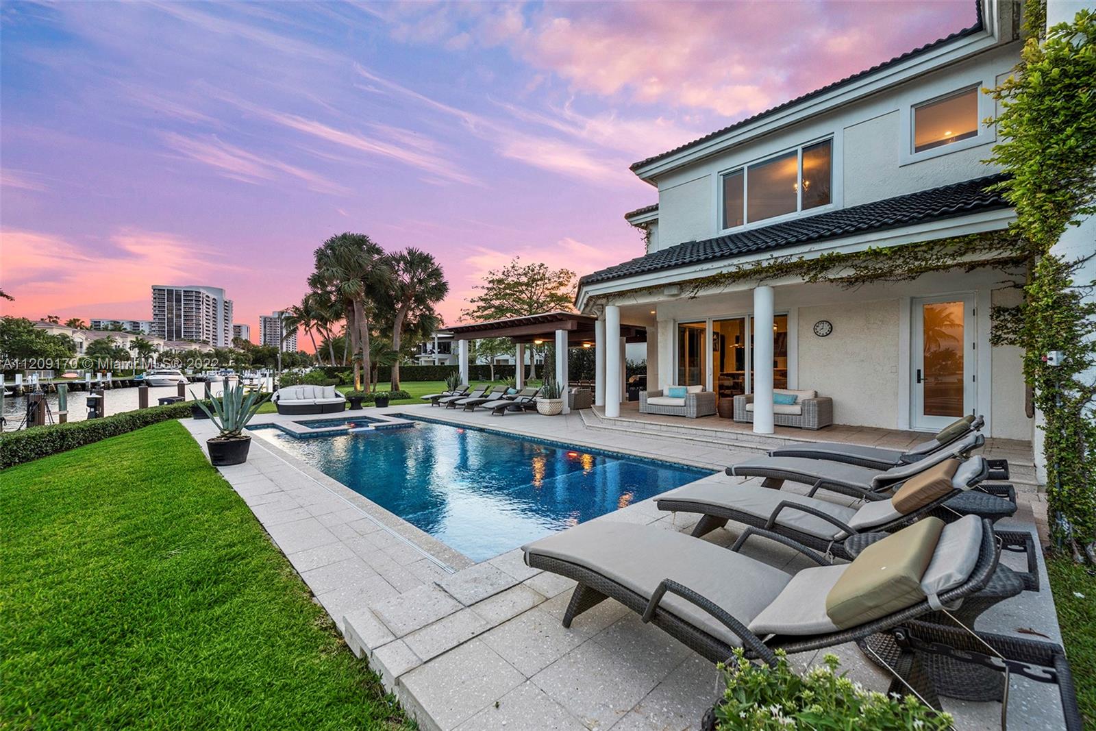 GOLDEN ISLES - Residential