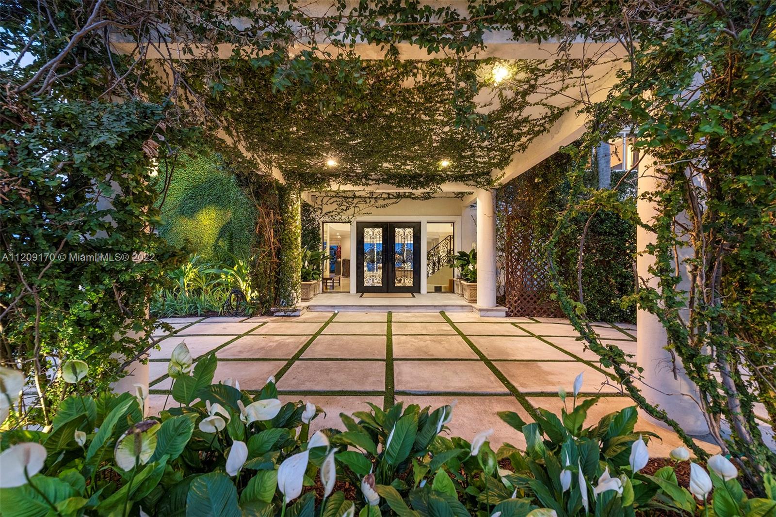 GOLDEN ISLES - Residential