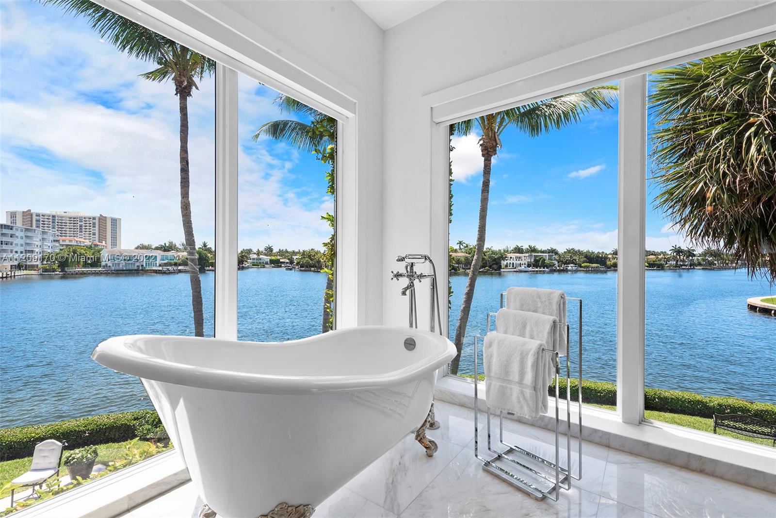 GOLDEN ISLES - Residential