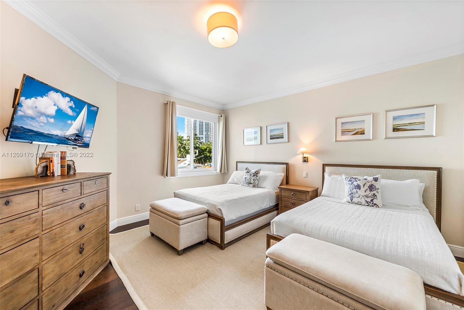 GOLDEN ISLES - Residential