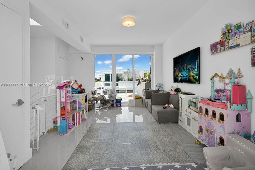 BAY HARBOR ISLAND - Residential