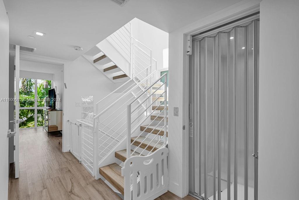 BAY HARBOR ISLAND - Residential