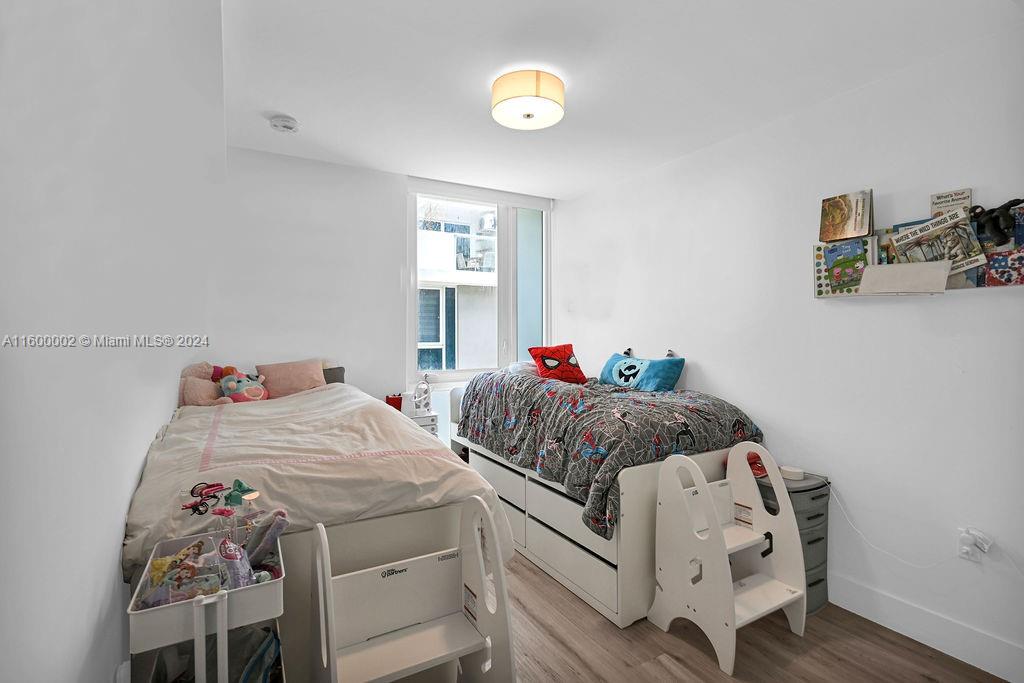 BAY HARBOR ISLAND - Residential