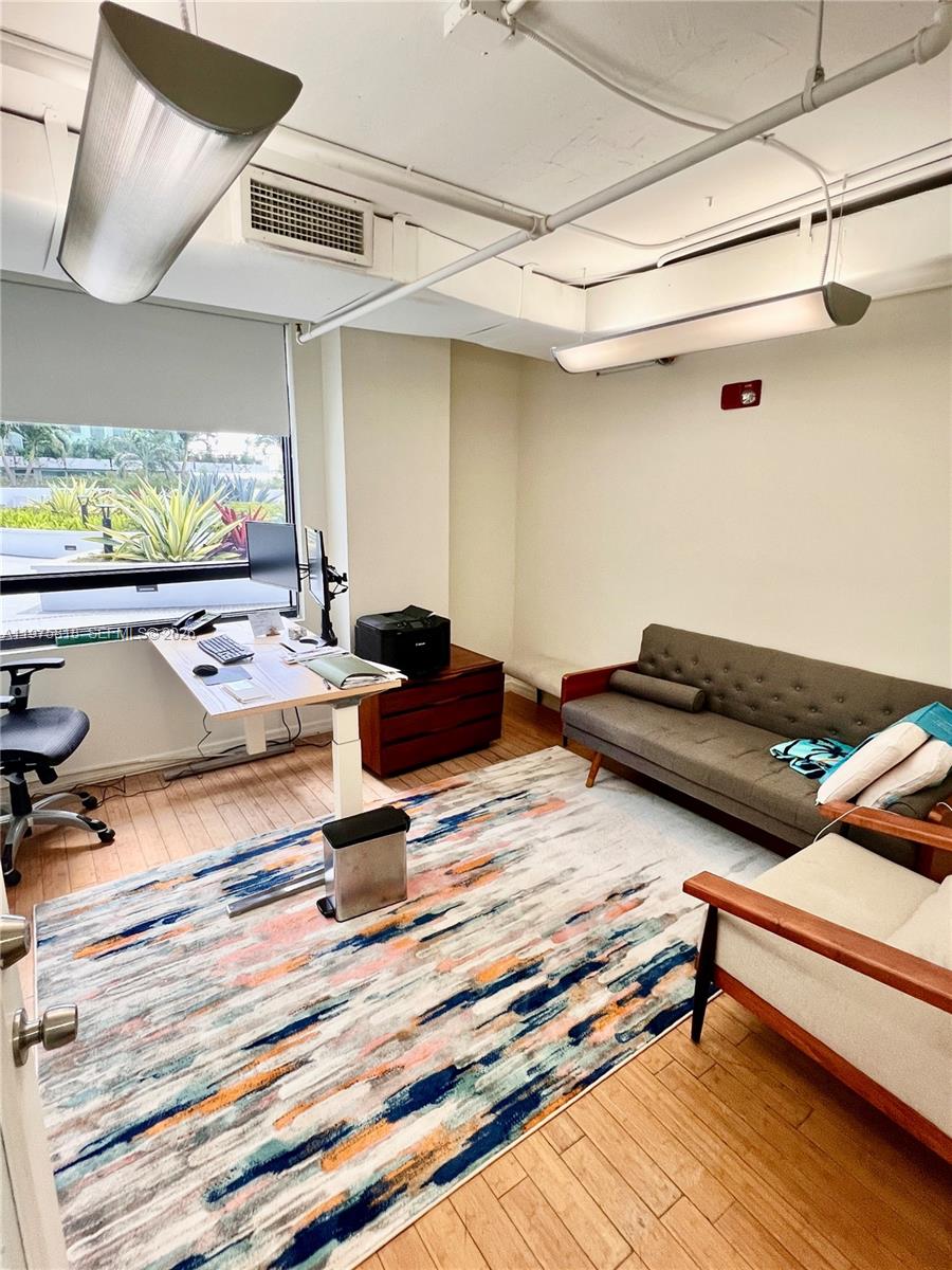 1330 West Ave CU-402