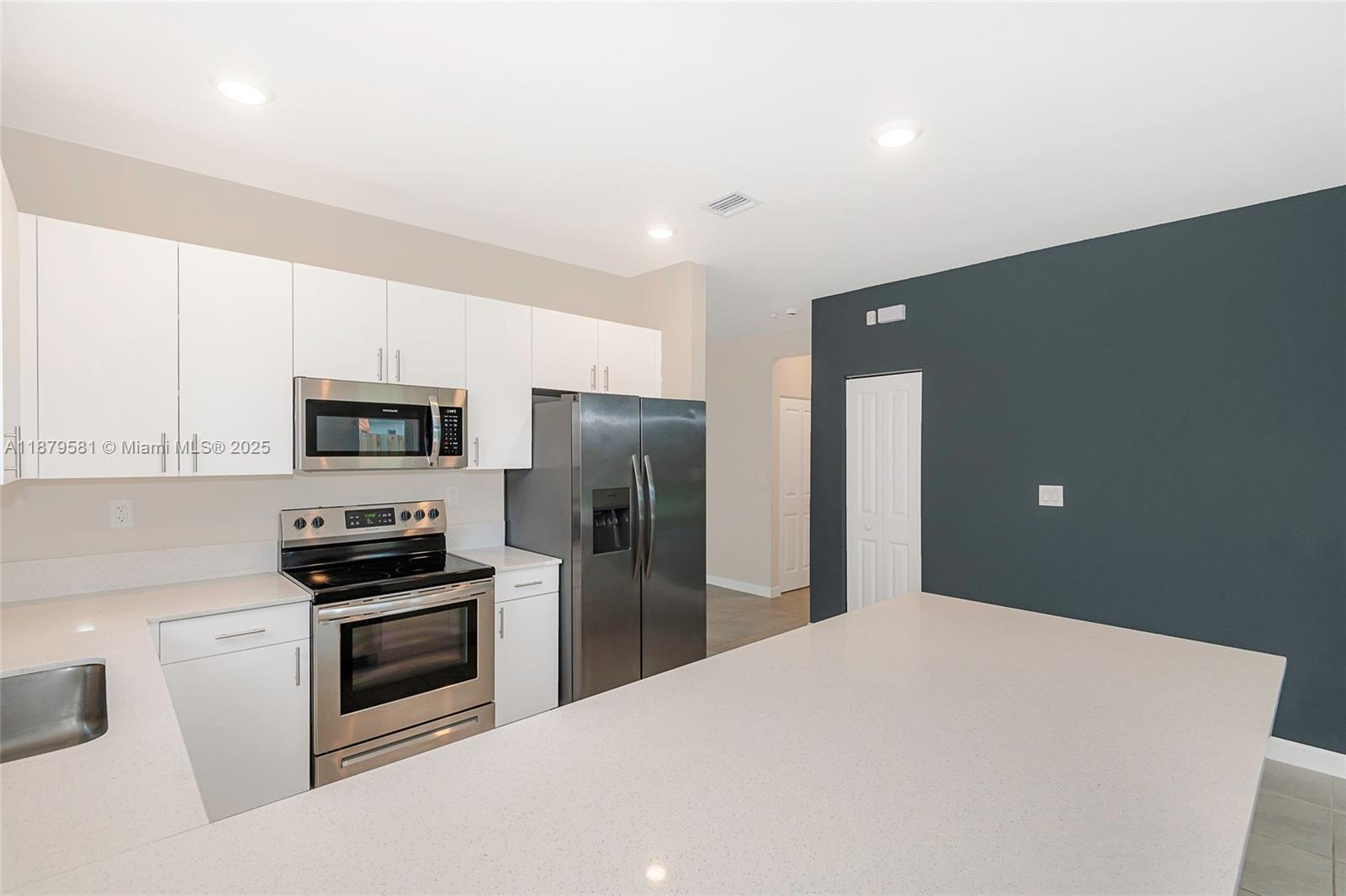 PARADISE PINES - Residential