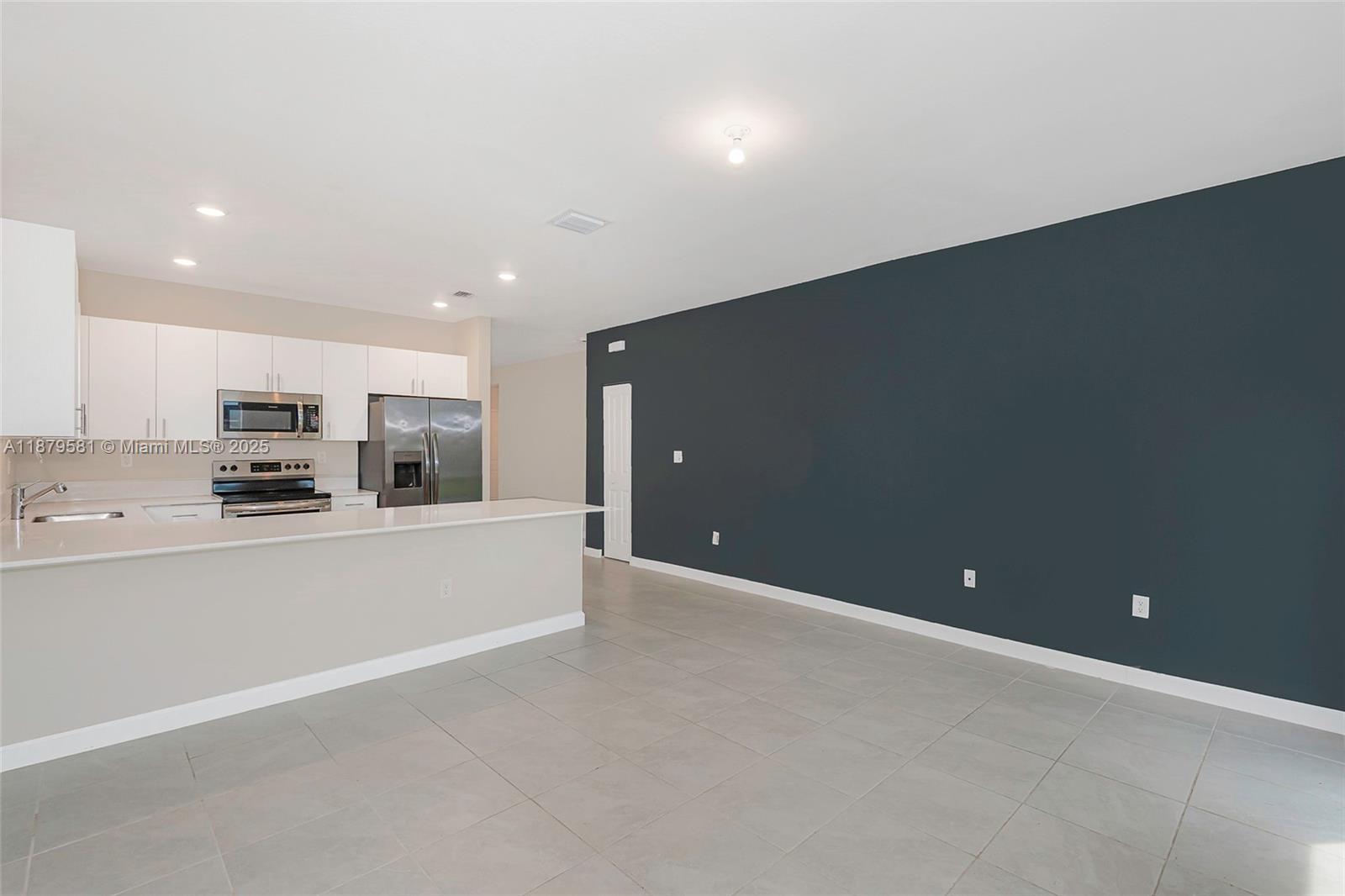 PARADISE PINES - Residential