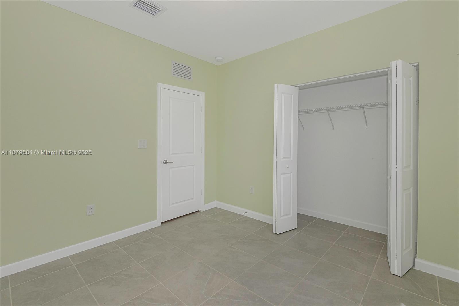 PARADISE PINES - Residential