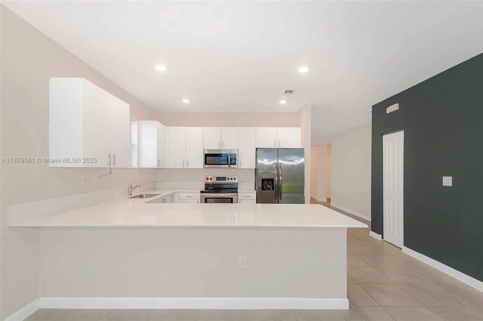 PARADISE PINES - Residential