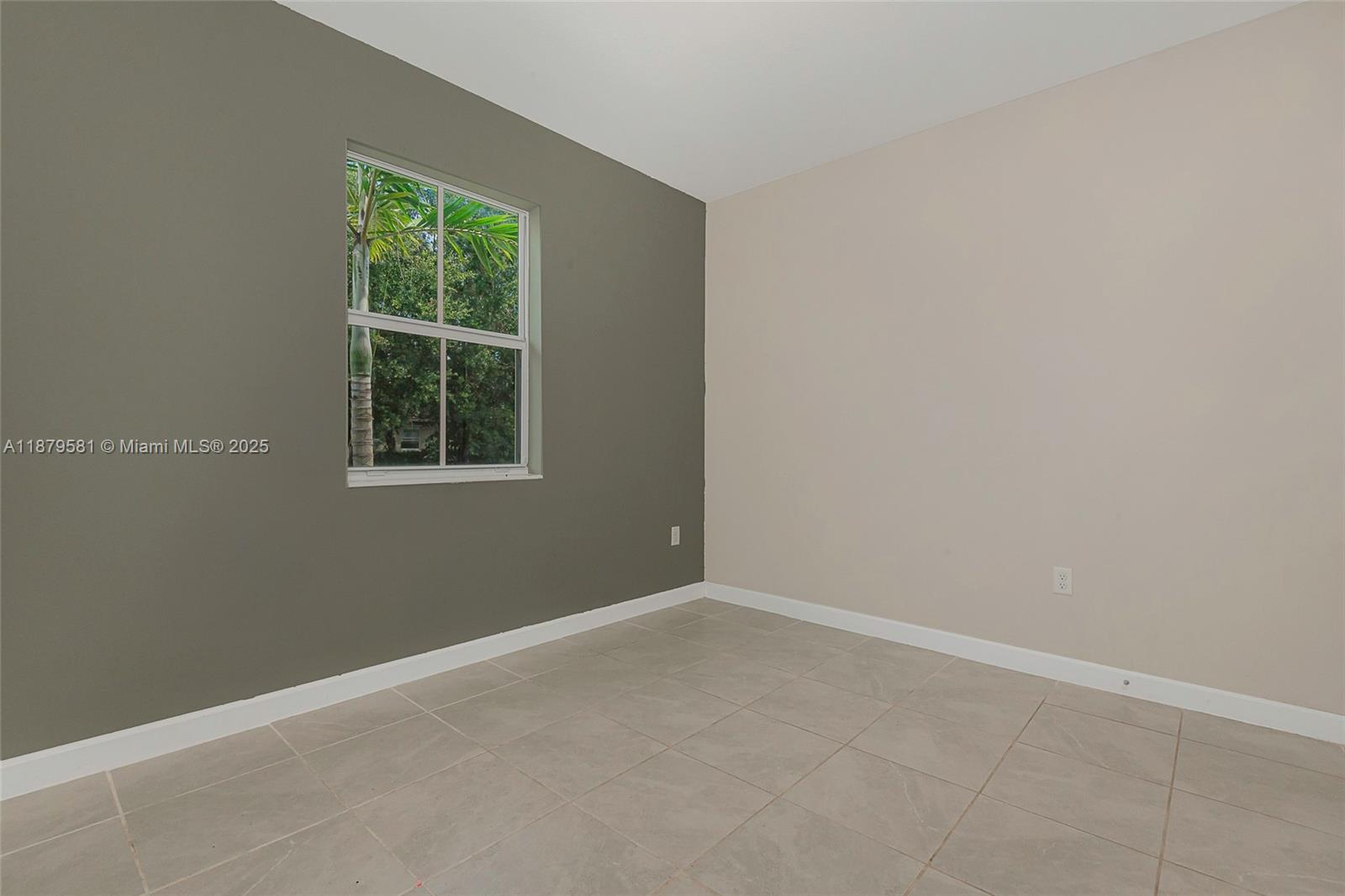 PARADISE PINES - Residential