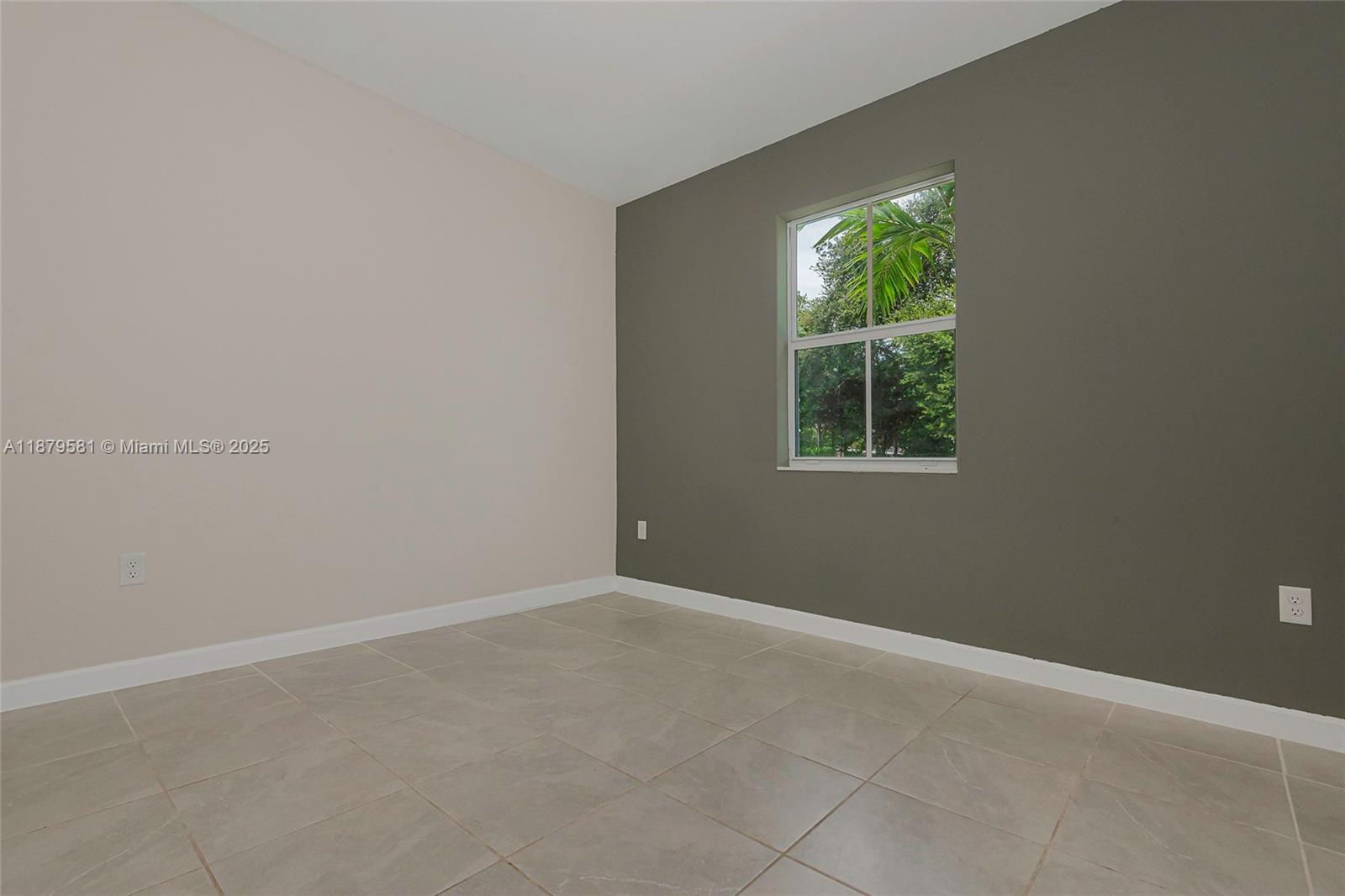 PARADISE PINES - Residential