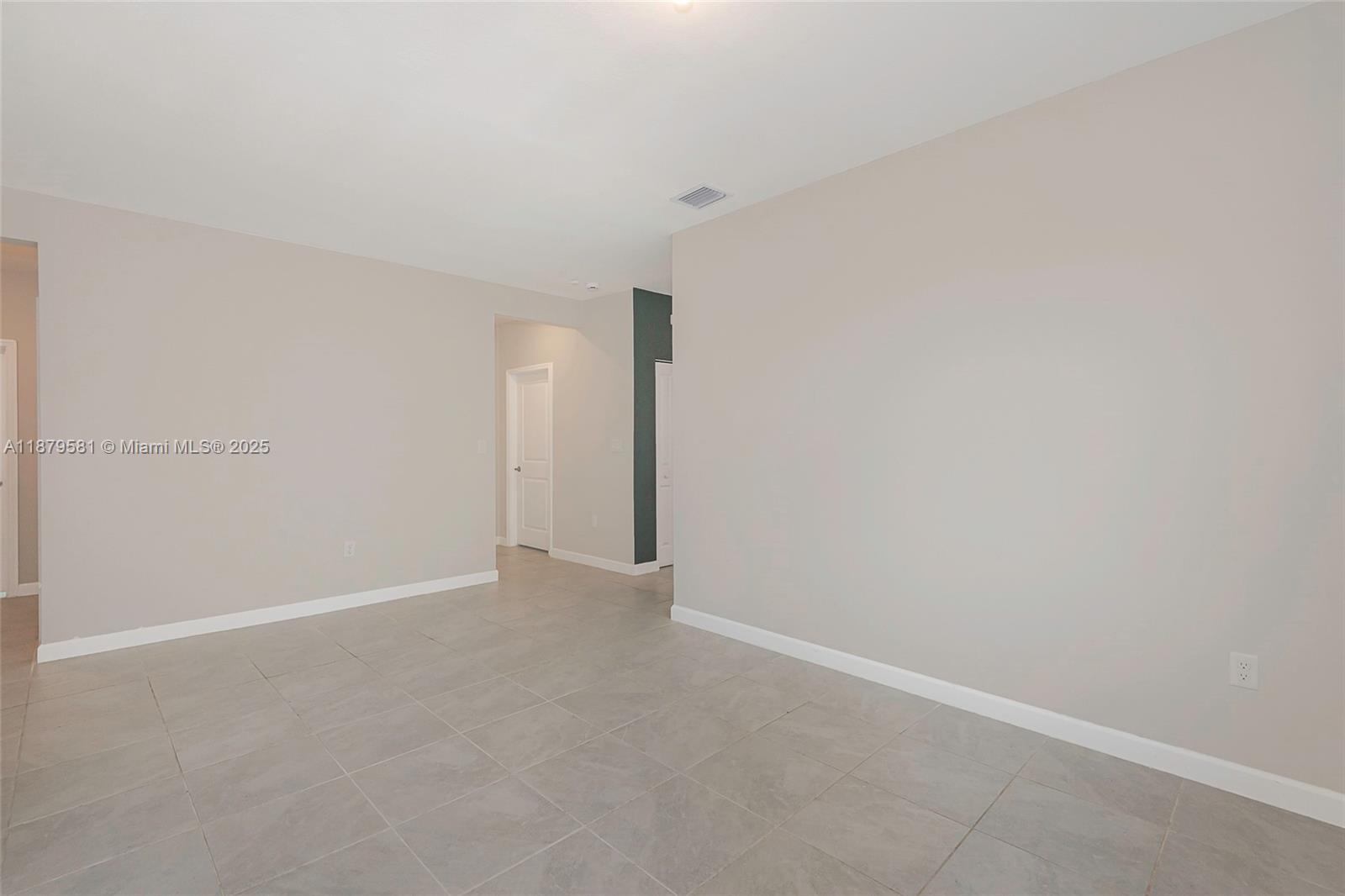 PARADISE PINES - Residential