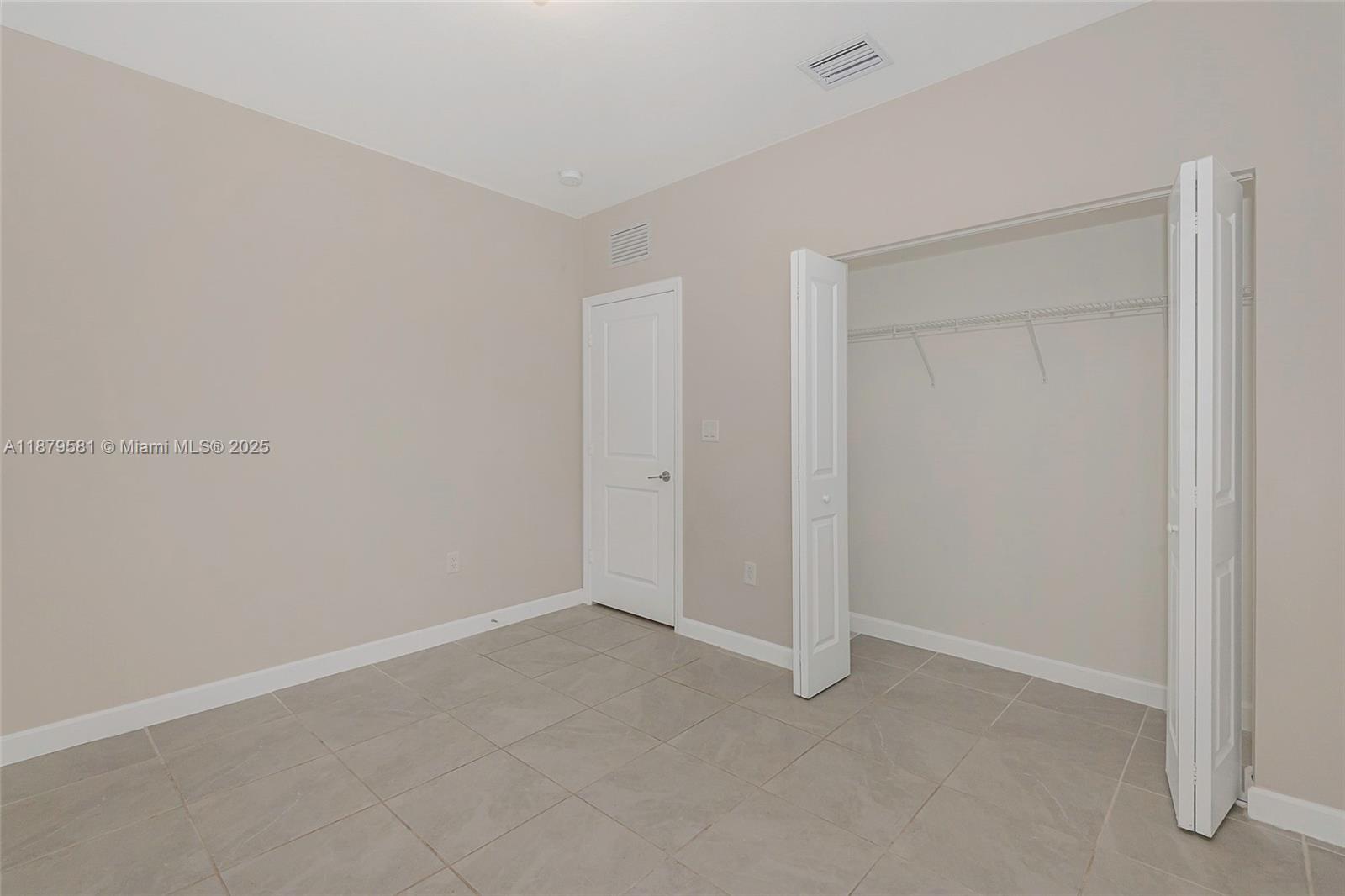 PARADISE PINES - Residential