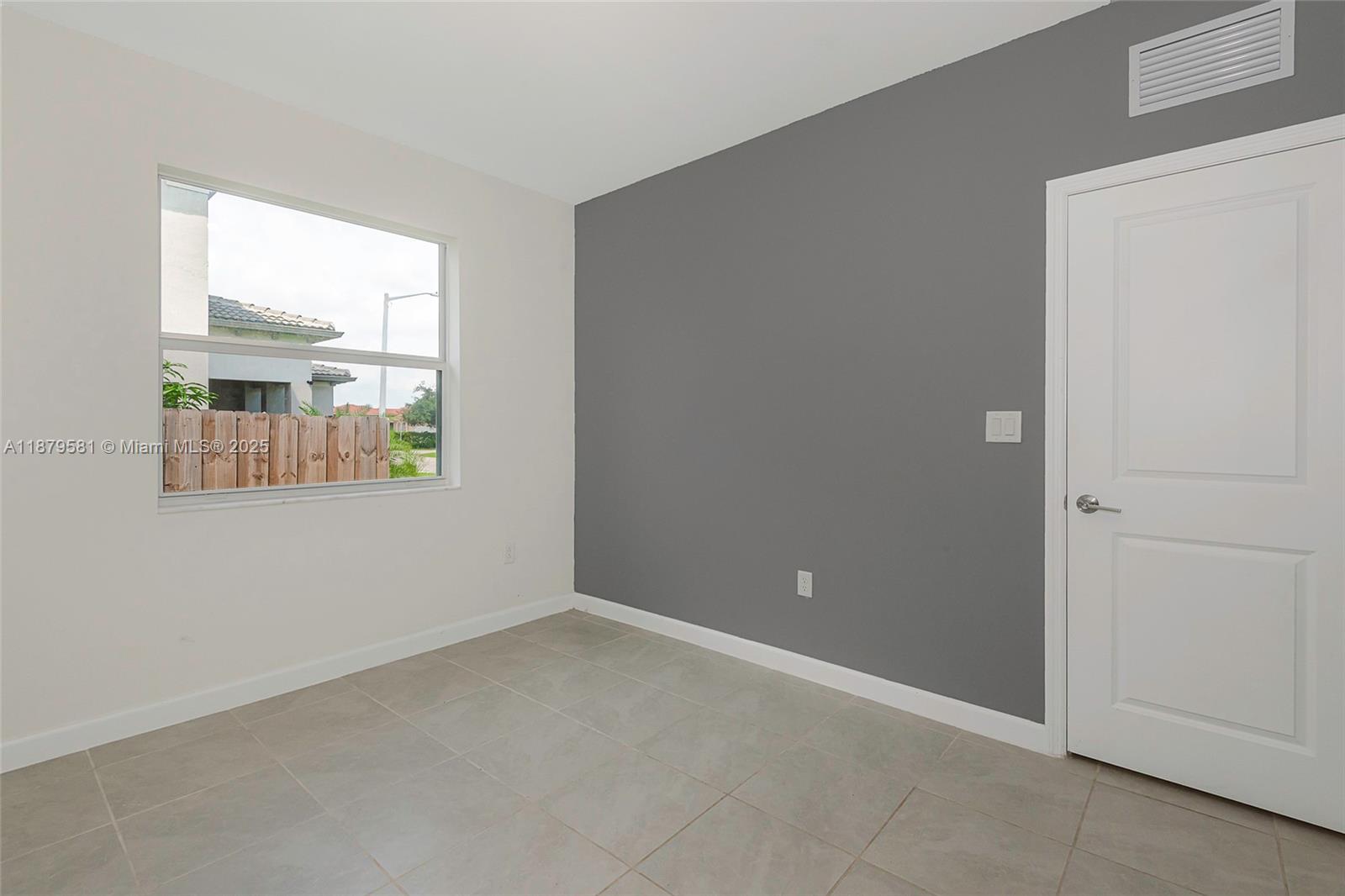 PARADISE PINES - Residential