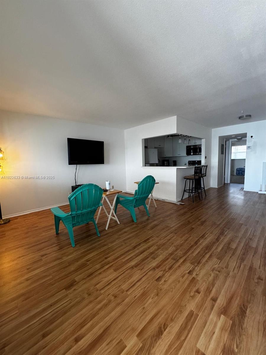 SHORE CLUB APTS A INC - Residential Lease