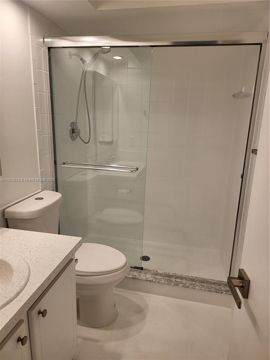 SHORE CLUB APTS A INC - Residential Lease